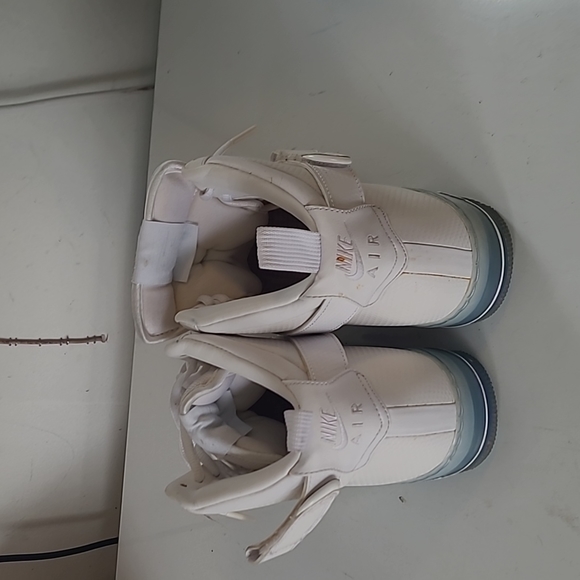 Air Force 1 - Picture 4 of 8